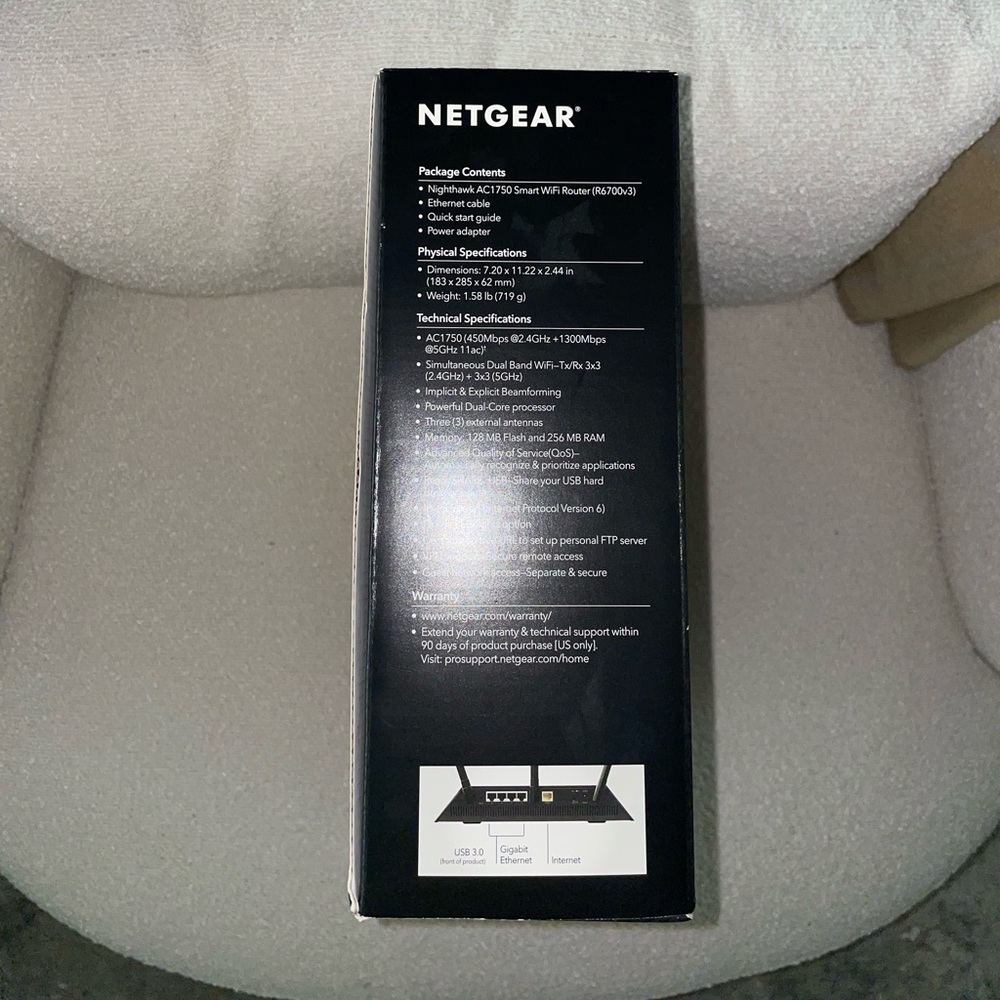 Netgear Nighthawk AC1750 Smart‎ WiFi Router - Picture 4 of 8
